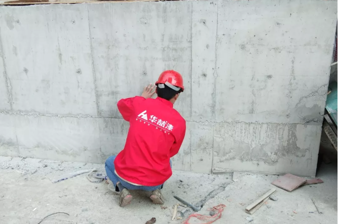 華喆仿石漆提醒您：現(xiàn)場打樣需要注意的事項(xiàng)