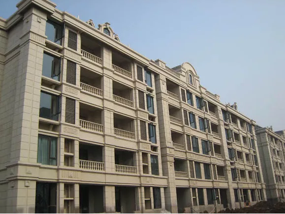 仿石漆代替石材可靠嗎？華喆仿石漆給您一個準確的答復(fù)！