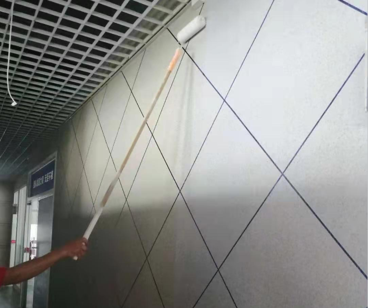 真石漆施工中的罩面漆究竟有什么神奇功效？華喆給你一一揭秘！