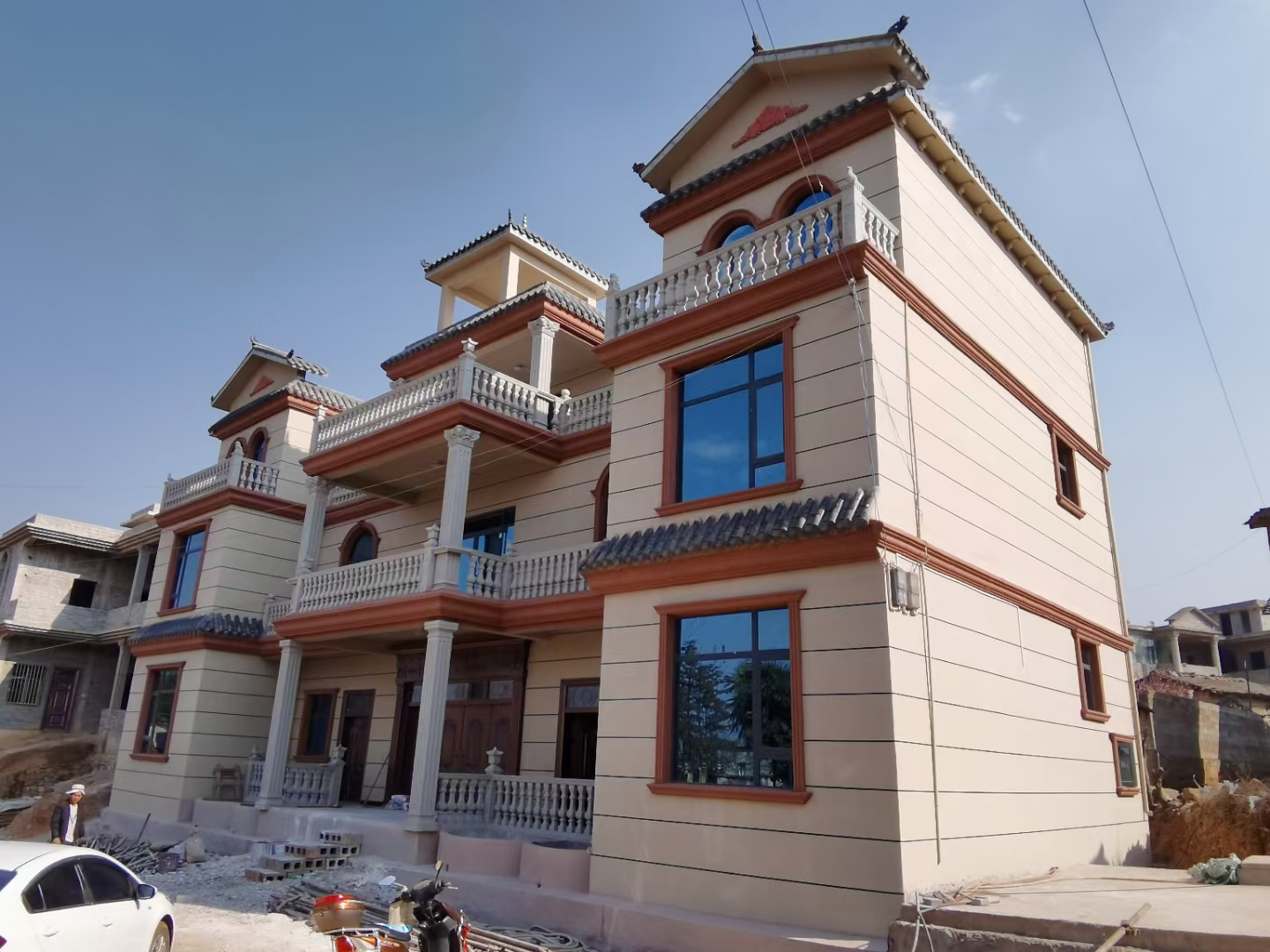 真石漆為什么會(huì)掉砂？華喆真石漆廠家為你揭曉！