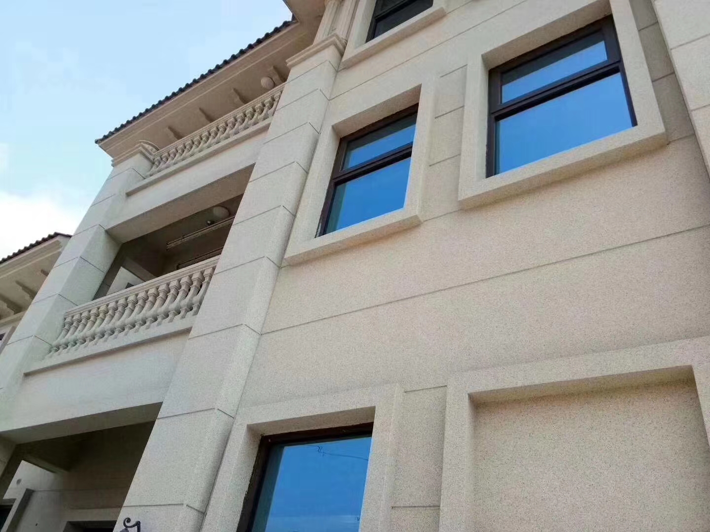 華喆仿石漆愿你能像向日葵一樣，迎著陽光向上！